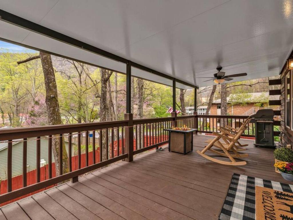 Soco Serene Cabin In The Heart Of Maggie Valley Luaran gambar