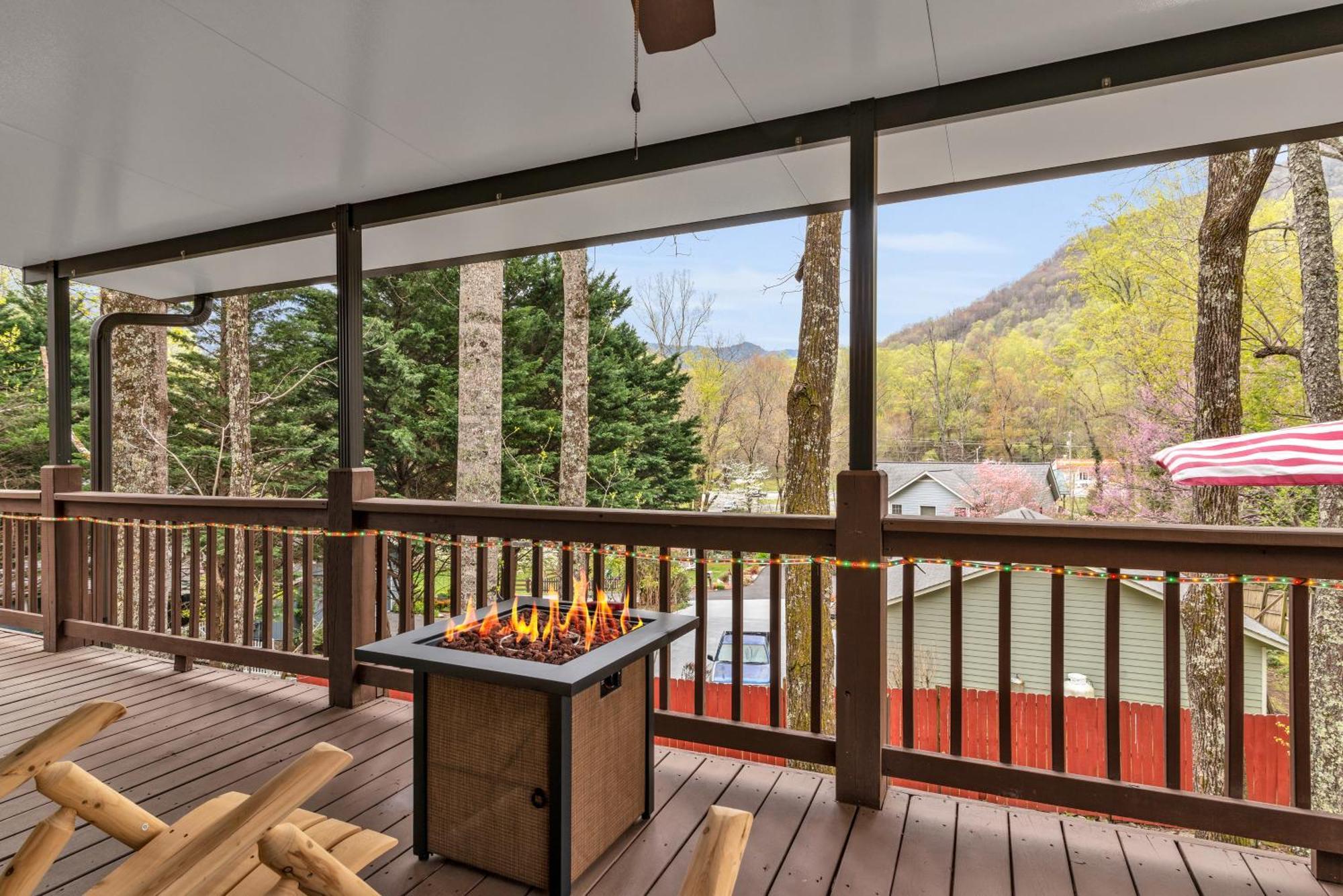 Soco Serene Cabin In The Heart Of Maggie Valley Luaran gambar